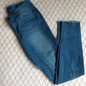 KIIND OF Sexy Skinny Jeans w Frayed Hem size 27